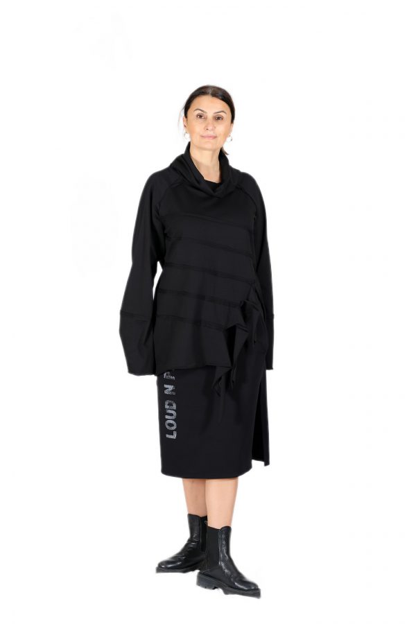 Comfortable Black Blouse with Long Sleeve and Draped Collar - Image 4